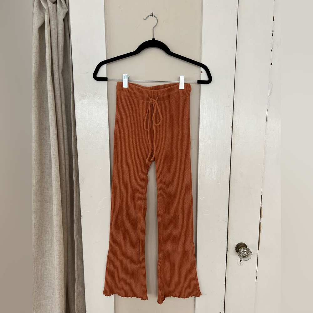 SOLD. Billabong Ribbed High Waisted Lounge Pants.